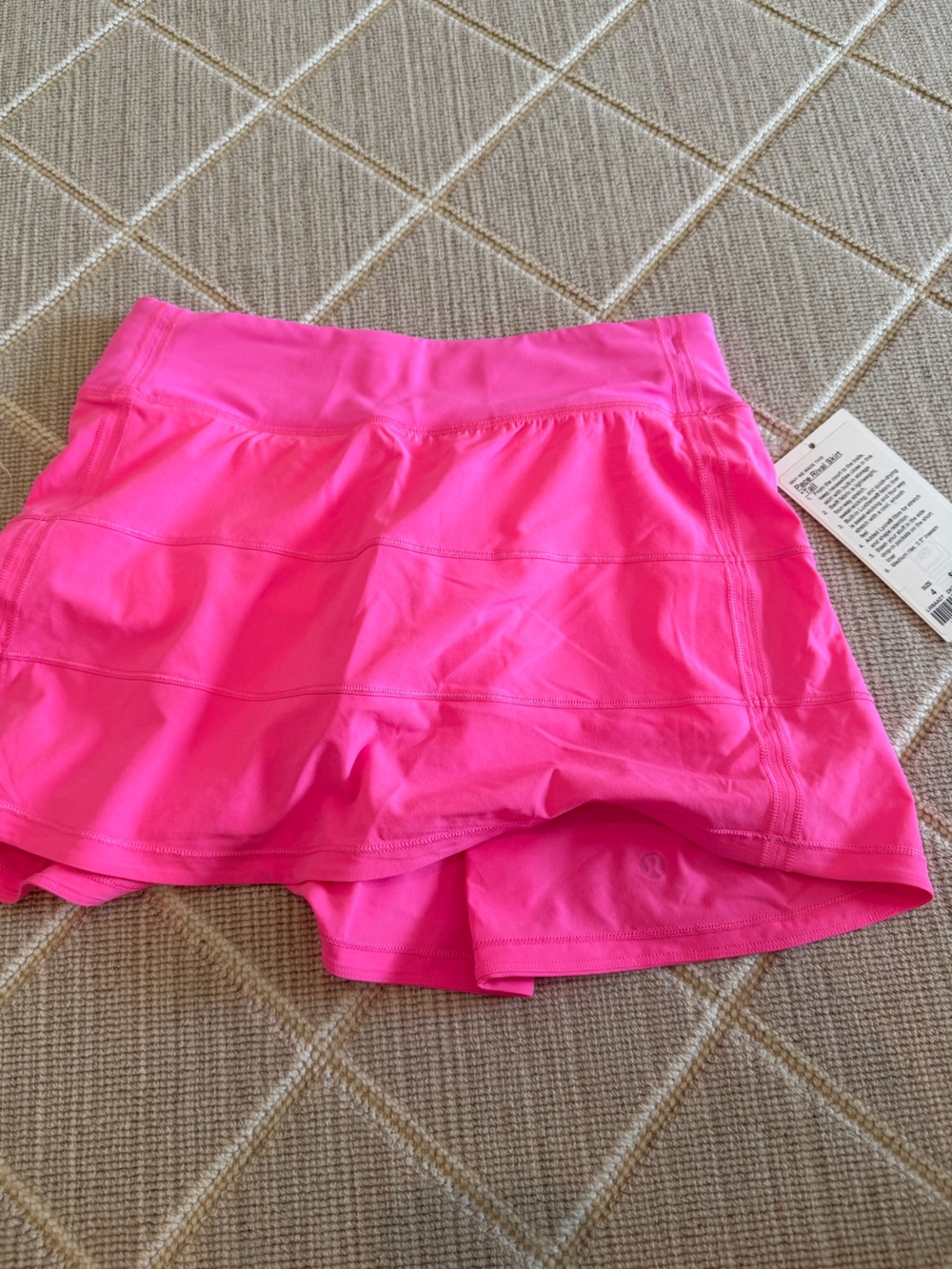 Lulu Lemon Pace Rival Mid-Rise Skirt
Long - size 4 - NWT - RARE COLOR